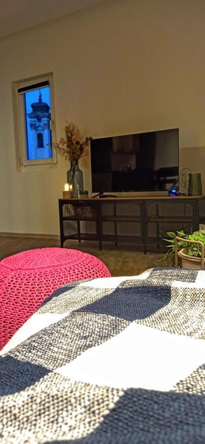 Malac-New Equipped Studio Apartment Within The City Core โนวีซาด ภายนอก รูปภาพ