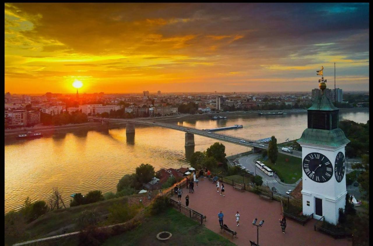 Malac-New Equipped Studio Apartment Within The City Core โนวีซาด ภายนอก รูปภาพ